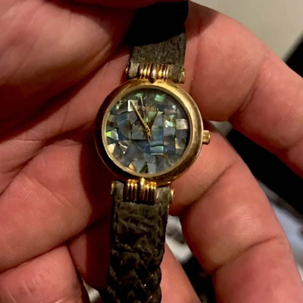 1991 FOSSIL ABALONE SQUARES WATCH ES-8517